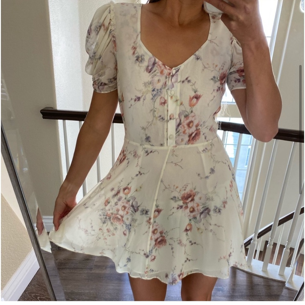 ♥️… LoveShackFancy Cora Silk Dress. Size Large Retail- $425 - Picture 2 of 8